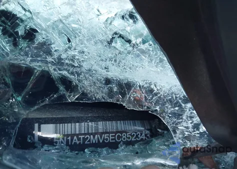 2014 Nissan Rogue Sv z USA, uszkodzony, nr VIN 5N1AT2MV5EC852343